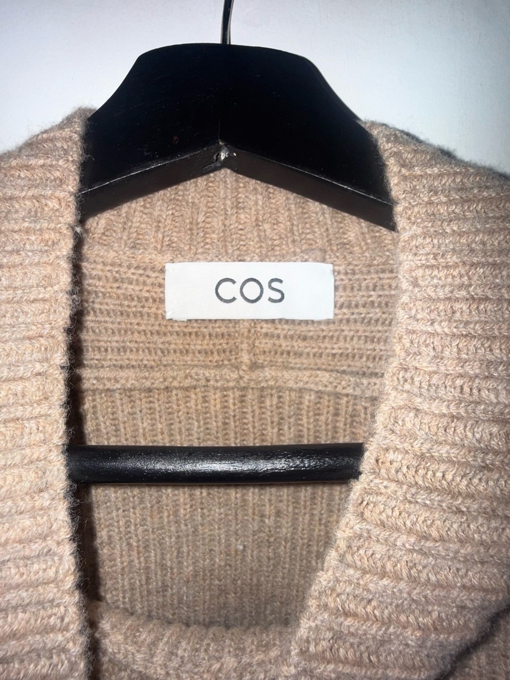 COS Women's Ribbed Knit sweater in Beige - 100% cashmere